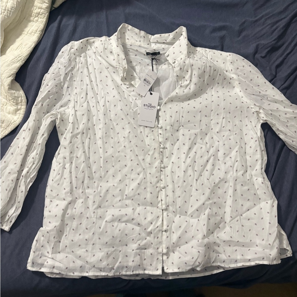 Ann Taylor White Patterned Button Down Shirt NWT